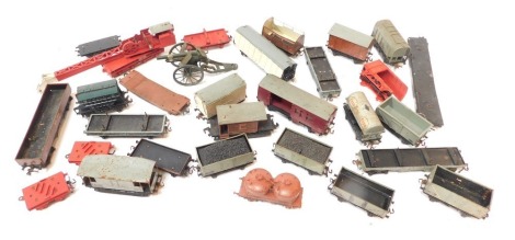 Hornby OO rolling stock, including break down crane, plank wagons, buggy bolster wagons, etc. (1 tray)