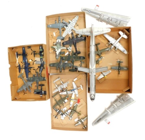 Built model planes, including P51D, P38H, E518C, German bombers, etc. (3 boxes)