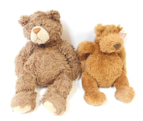 Two Teddy bears, comprising a Gotta Getta Gund huggable Teddy bear, and a Gund Timber 15157 bear. (2)