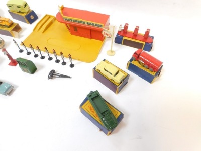 A Matchbox garage showroom and service station partial set, various loose playworn diecast vehicles, etc. (1 tray) - 2