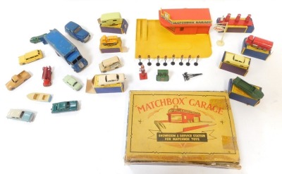 A Matchbox garage showroom and service station partial set, various loose playworn diecast vehicles, etc. (1 tray) - 4