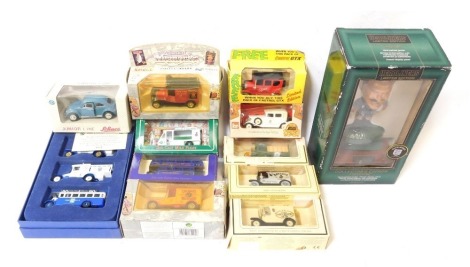 Diecast collectors cars, comprising the Coop Fresh Milk 2001 Limited Edition pack, promotional vehicles, Golden Jubilee, Castrol GT, Shell collectables, a Headliners figure, etc., mainly boxed. (1 box)