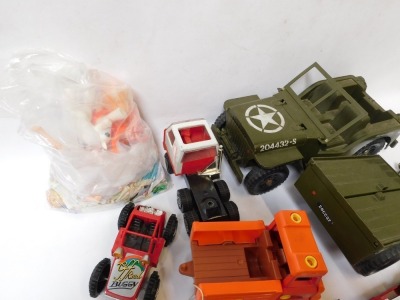 Various toys and games, comprising an armored vehicle, off road buggy, wooden jigsaw puzzles, etc. (1 box) - 2