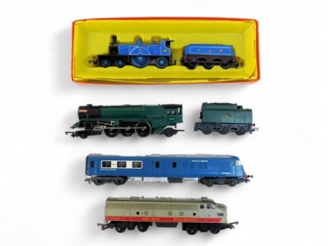 Tri-ang Hornby OO gauge locomotives, including R555 diesel Pullman motor car type 2 blue livery, R553 Caledonian locomotive and tender, and R58 Bo-Bo diesel B Unit TC series, boxed.