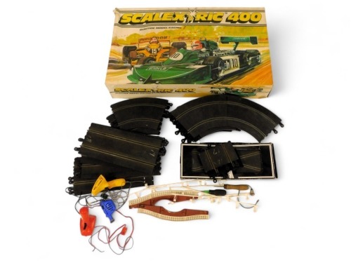 Scalextric 400 Formula 1 slot car set, and accessories, including track, cross overs, bridge pieces, controllers, etc.