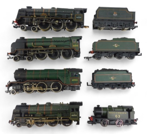 Bachmann, Hornby, and other locomotives, including Royal Scot class locomotive, Royal Scot 46100, class V2 locomotive 60903, in BR lined green, etc.