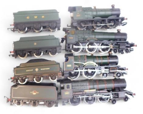 Hornby and Bachmann OO gauge locomotives, including County class locomotive County of Cornwall 1006, in BR lined green, County class County of Bedford 3821, in GWR lined green, Manor class locomotive Torquay Manor 7800, in GWR green, etc. (1 box)