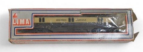 A Lima OO gauge GWR Express Parcels rail car, number 34, boxed.