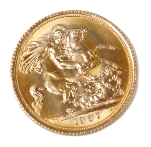 An Elizabeth II gold full sovereign 1967, 8.0g.