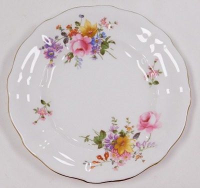 A Royal Crown Derby porcelain Derby Posies pattern dinner tea and coffee service, including a soup tureen and cover, three vegetable tureens and covers, nine dinner, ten dessert and thirteen soup plates, circular meat platter, pair of serving dishes, crea - 5