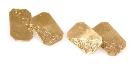 A pair of 9ct panel and chain link cufflinks, of canted rectangular form with foliate engraving, 4.4g.