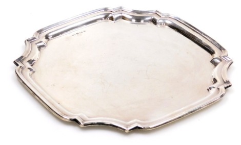 A George V silver salver, Birmingham 1935, 17.378oz, 26.5cm wide.