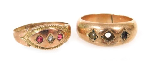 A Victorian 9ct gold and paste set three stone dress ring, size M, 0.9g, and a gypsy ring, stones lacking, unmarked, size J, 5.1g all in. (2)