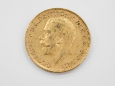 A George V full gold sovereign, dated 1913. - 2