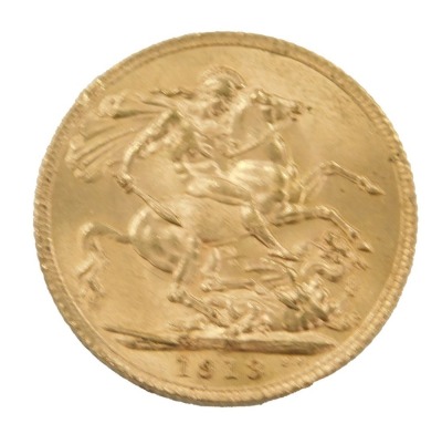 A George V full gold sovereign, dated 1913.