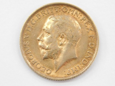 A George V full gold sovereign, dated 1914. - 2