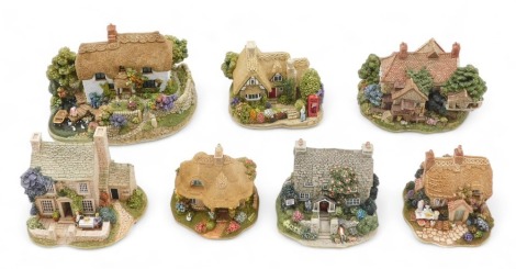 A collection of Lilliput Lane cottages, to include Water's Edge, Chatterbox Corner, etc. (7, all boxed)