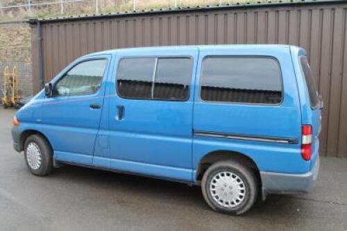 A Toyota HI ACE 280 GLS blue people carrier