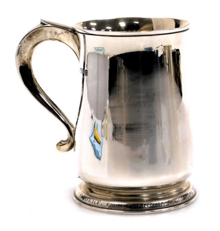 An Elizabeth II silver tankard, presentation engraved, London 1958, 11.87oz.