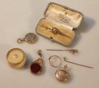 An ivory pill box and gold jewellery