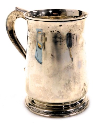 An Elizabeth II silver tankard, London 1956, 12.05oz.