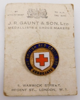 Two railway company engineering pay department tokens, for LNER and GNR, a Navies Union lapel badge, NUM South Derbyshire area badge, NUR badge, Health & Strength League badge, British Red Cross Society Associate badge, WWI 1915 War Service lapel badge an - 5