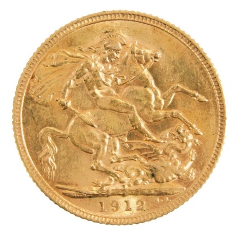 A George V full gold sovereign, dated 1912, 8.0g.