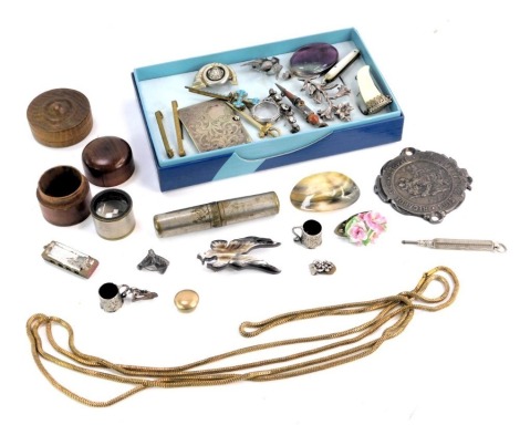 Jewellery and effects, comprising treen periscope, white metal and agate dagger brooch, a white metal book cover, a Victorian Depose turquoise crucifix brooch, etc.