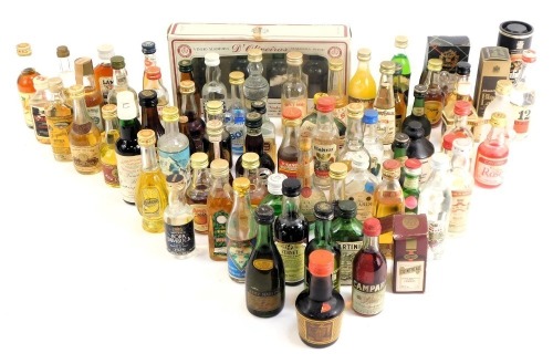 A group of alcohol miniatures, including Glenfiddich, Johnnie Walker Black Label, gin, rum and others. (1 tray)