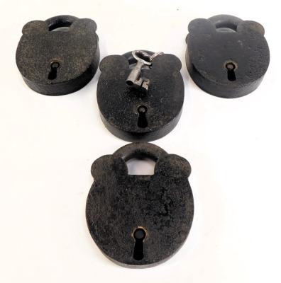 Four cast iron padlocks, 15cm high, and one key. - 2