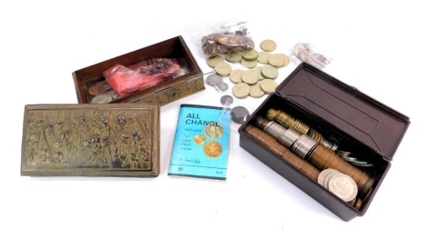 Assorted pre decimal coinage, comprising two pence pieces, half crowns, farthings, etc. (1 tray)