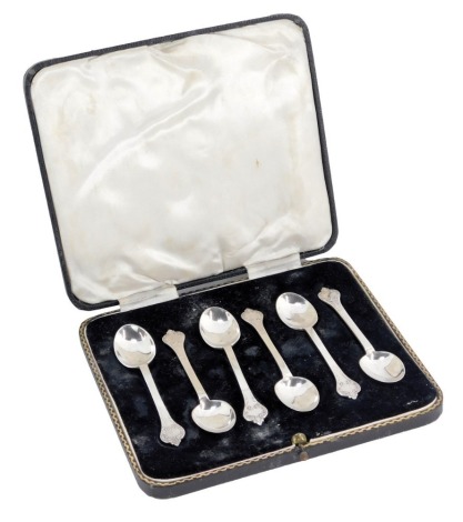 A set of six George V silver trefoil teaspoons, maker TB&S, Sheffield 1933, 1.43oz, in fitted case.