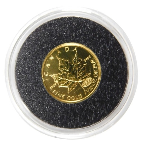 A Canadian one twentieth of an ounce gold maple leaf proof coin, with certificate of authenticity dated 2000.