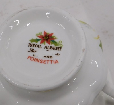 A large quantity of Royal Albert Poinsettia pattern teaware, etc. - 4