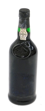 A bottle of Dow's late bottled vintage port, 75cl bottle, with seal, lacking label, the top label numbered 396231.