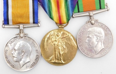 WWI and WWII associated medal groups, comprising 1914-18 British War medal and Victory medal, inscribed to 4468 Pte. J Willoughby, Lincolnshire Rgt., and WWII Defence medal, inscribed to 4468 Pte. J Willoughby, Lincolnshire Rgt., with miniature group, (so - 2