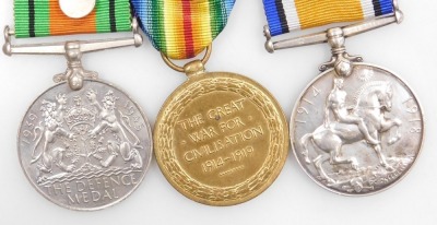 WWI and WWII associated medal groups, comprising 1914-18 British War medal and Victory medal, inscribed to 4468 Pte. J Willoughby, Lincolnshire Rgt., and WWII Defence medal, inscribed to 4468 Pte. J Willoughby, Lincolnshire Rgt., with miniature group, (so - 3