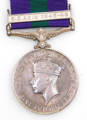 A WWI medal pair and later associated family medals, comprising 1914-18 British War medal and Victory medal, inscribed to 85536 Gnr. F Wilson, Royal Artillery, 1939-45 British War medal and Defence medal, and George VI General Service medal with South Eas - 8