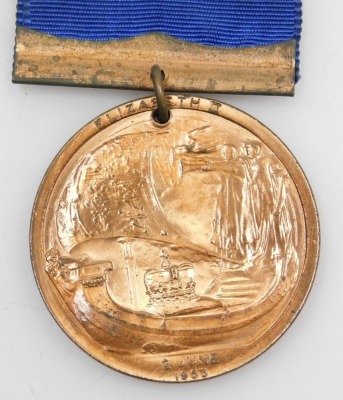 A WWI medal pair and later associated family medals, comprising 1914-18 British War medal and Victory medal, inscribed to 85536 Gnr. F Wilson, Royal Artillery, 1939-45 British War medal and Defence medal, and George VI General Service medal with South Eas - 12