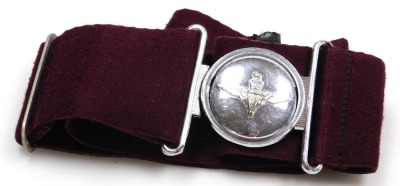 Parachute Regiment interest, including Parachute Regiment silver cygnet ring with raised crest, Birmingham 1993, Parachute Regiment maroon woven cloth belt with crested buckle, cap badge, cufflinks, Armed Forces Veteran badge and Cambrian Patrol medallion - 8