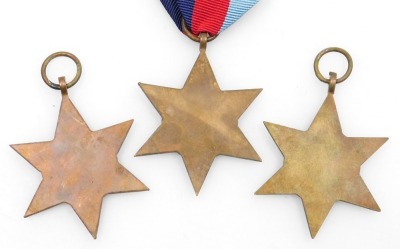 Three WWII medals, comprising France and Germany Star, and two 1939-45 Stars, two lacking ribbons. - 2