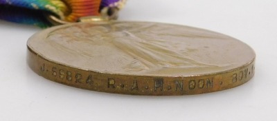 A WWI medal pair, comprising 1914-18 British War medal and Victory medal, inscribed to J59824 RAH Noon, Boy 1 Royal Navy. - 4