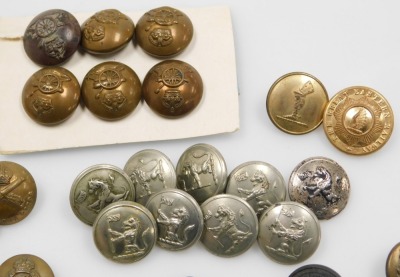 A collection of various military and livery buttons. (1 bag) - 5