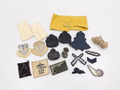 A collection of military cloth badges, including Royal Naval gold braid insignia, 8th Army Desert Rat, Royal Engineers epaulette patches and Civil Defence Corps Welfare arm band, etc. - 2