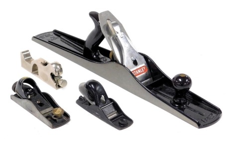 A Stanley 92 shoulder rebate plane, number 7 jointer plane, a block plane number 60½ and a number 102 block plane. (4)