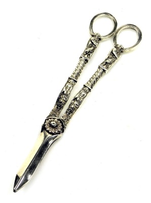 A pair of Victorian silver grape scissors, Elkington and Company Limited, Birmingham 1893, 4.03oz.