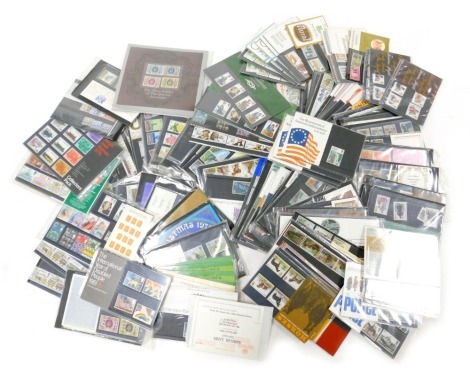 Philately. GB mint commemorative sets and individual stamps, post decimalisation. (qty)