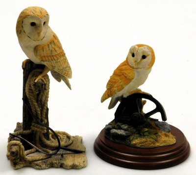 Four Border Fine Arts sculptures of owls, including A Watchful Eye, and Barn Owl on Wheel, together with a Country Artists sculpture of a tawny owl with mice, all with wooden stands. (5) - 3