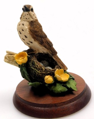 A Border Fine Arts sculpture of a Grey Wagtail, a Wren, Stream Centinal SRE2, and Charming, together with a Chiltern Song Thrush and nest. (5) - 5