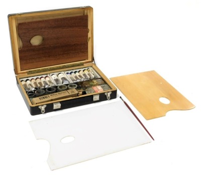 A Rowney oil colour sketch box, containing paints and brushes, boxed.